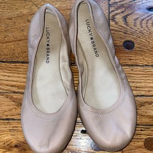 Lucky brand size 7.5 tan flats